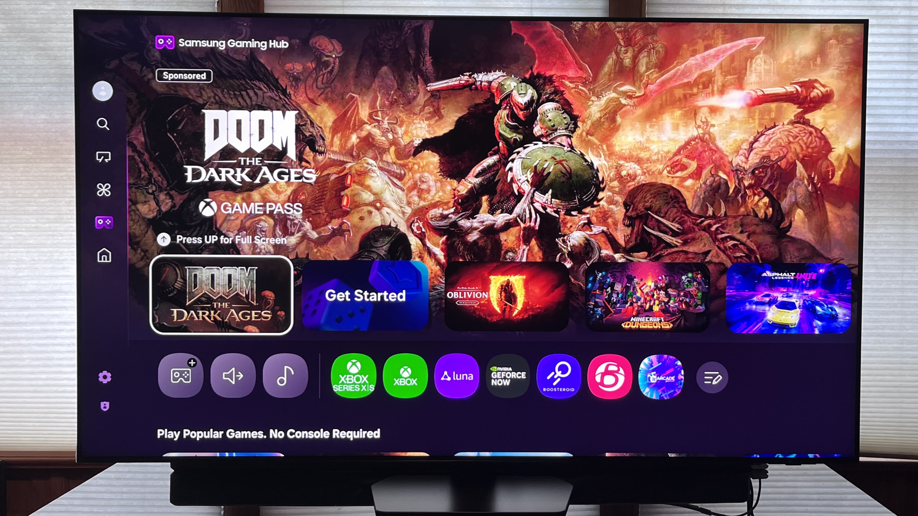 Samsung QN90F gaming hub screen