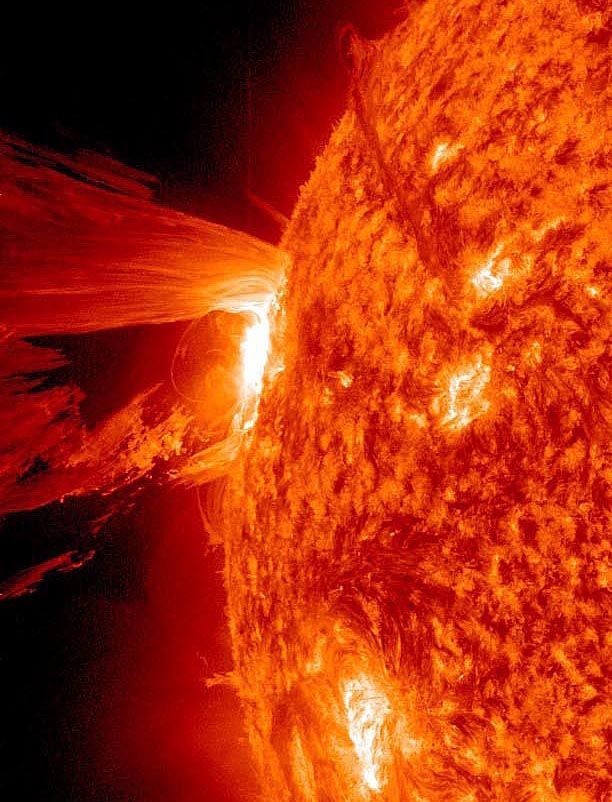 Photos: Amazing Solar Flare Views of April 16 | Space