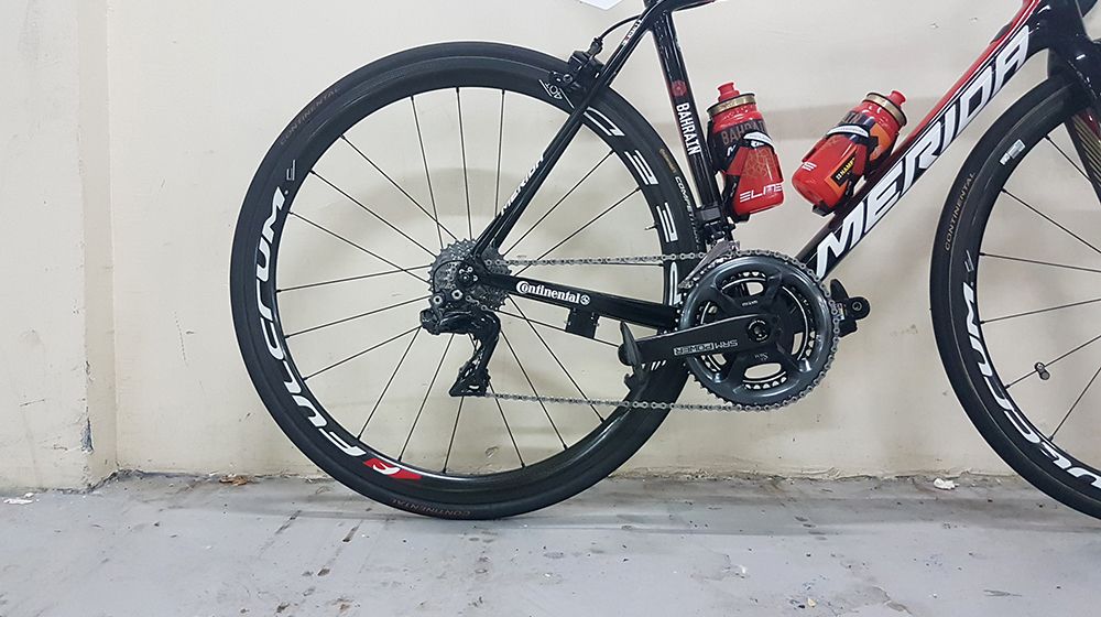 The Scultura is paired with Fulcrum Speed 40T wheels