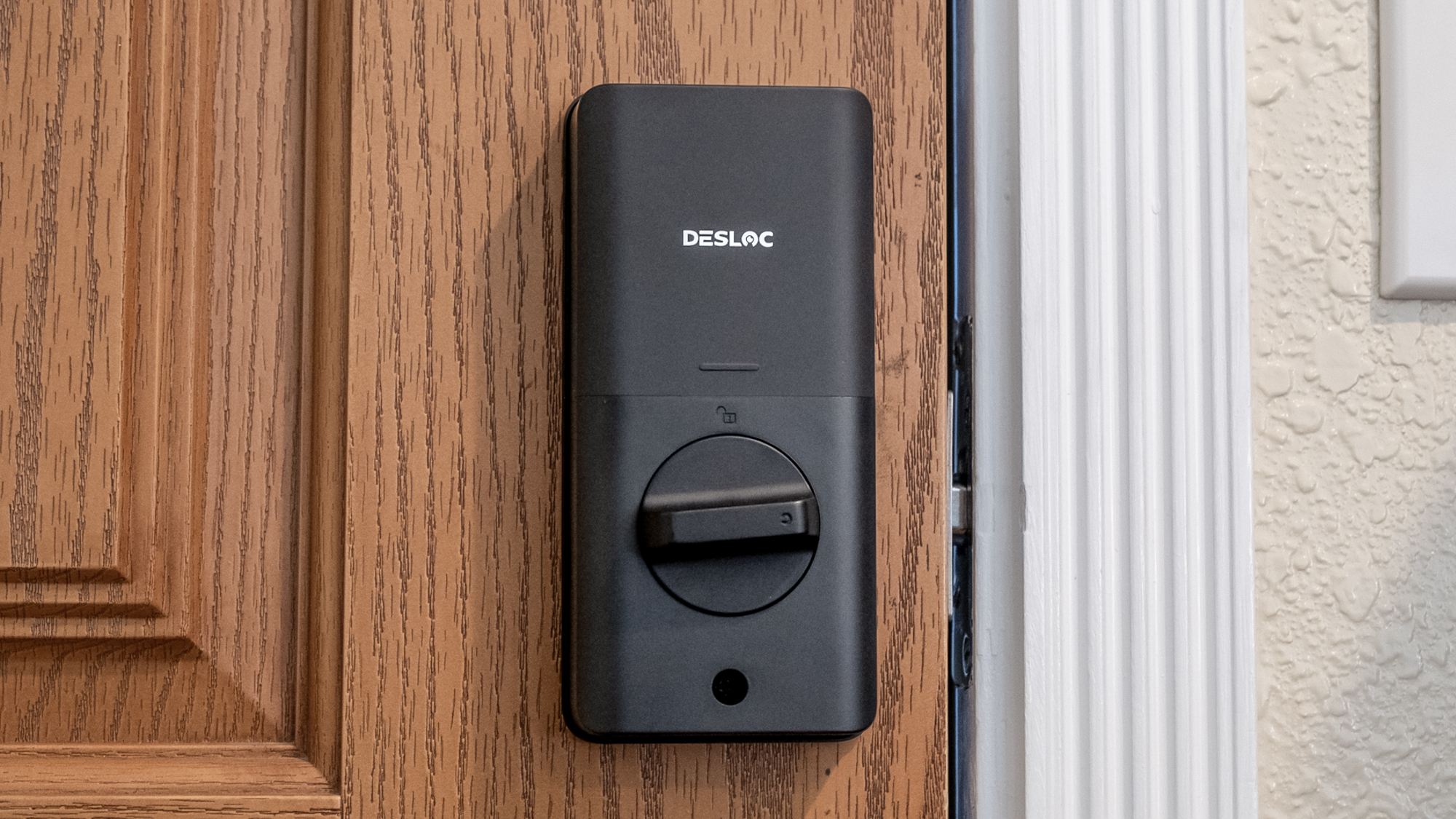 Interior shot of the Desloc D110 Plus mounted on a wooden door