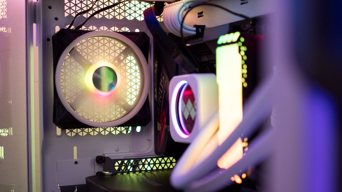 QL120 fan used as the exhaust on the Corsair iCUE 5000T RGB