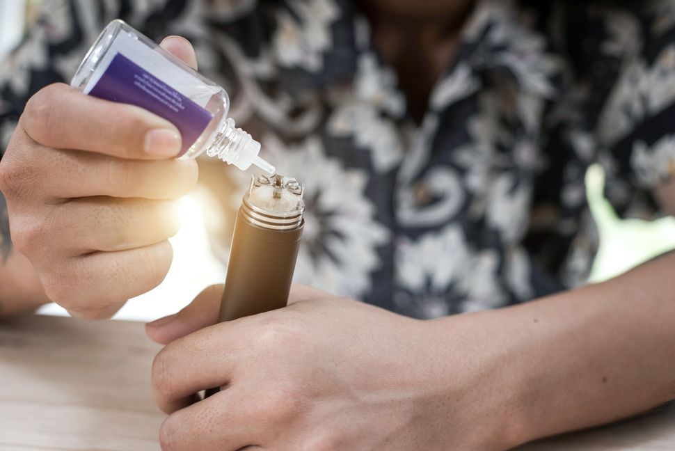 Vaping-Related Illnesses Climb As Federal Officials Reveal Criminal Investigation