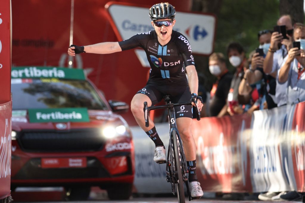 Team Sunwebs Australian rider Michael Storer celebrates as he wins the 7th stage of the 2021 La Vuelta cycling tour of Spain a 152 km race from Gandia to Balcon de Alicante in Tibi on August 20 2021 Photo by JOSE JORDAN AFP Photo by JOSE JORDANAFP via Getty Images