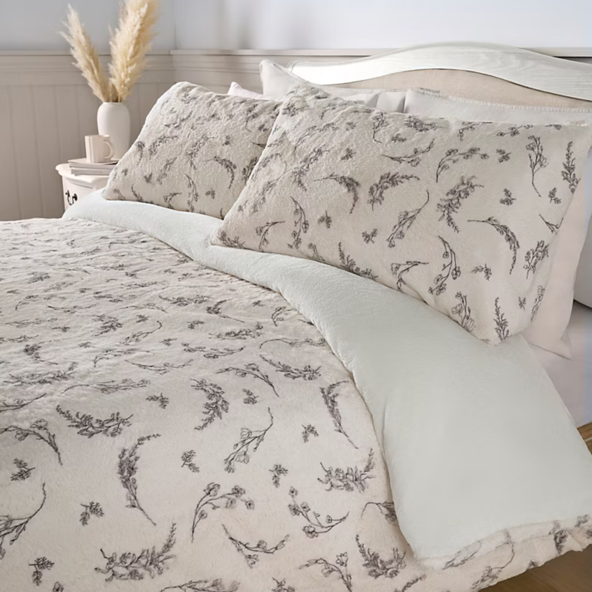 Stacey Solomon Etched Floral Faux Fur Duvet Set