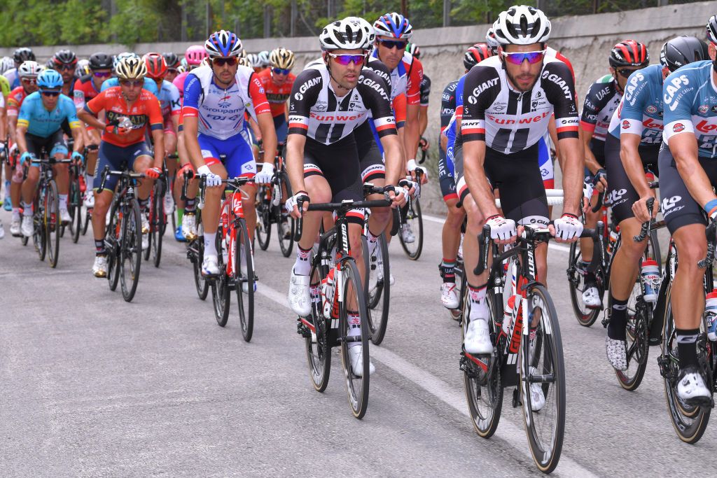 Sunweb keep Tom Dumoulin in prime position