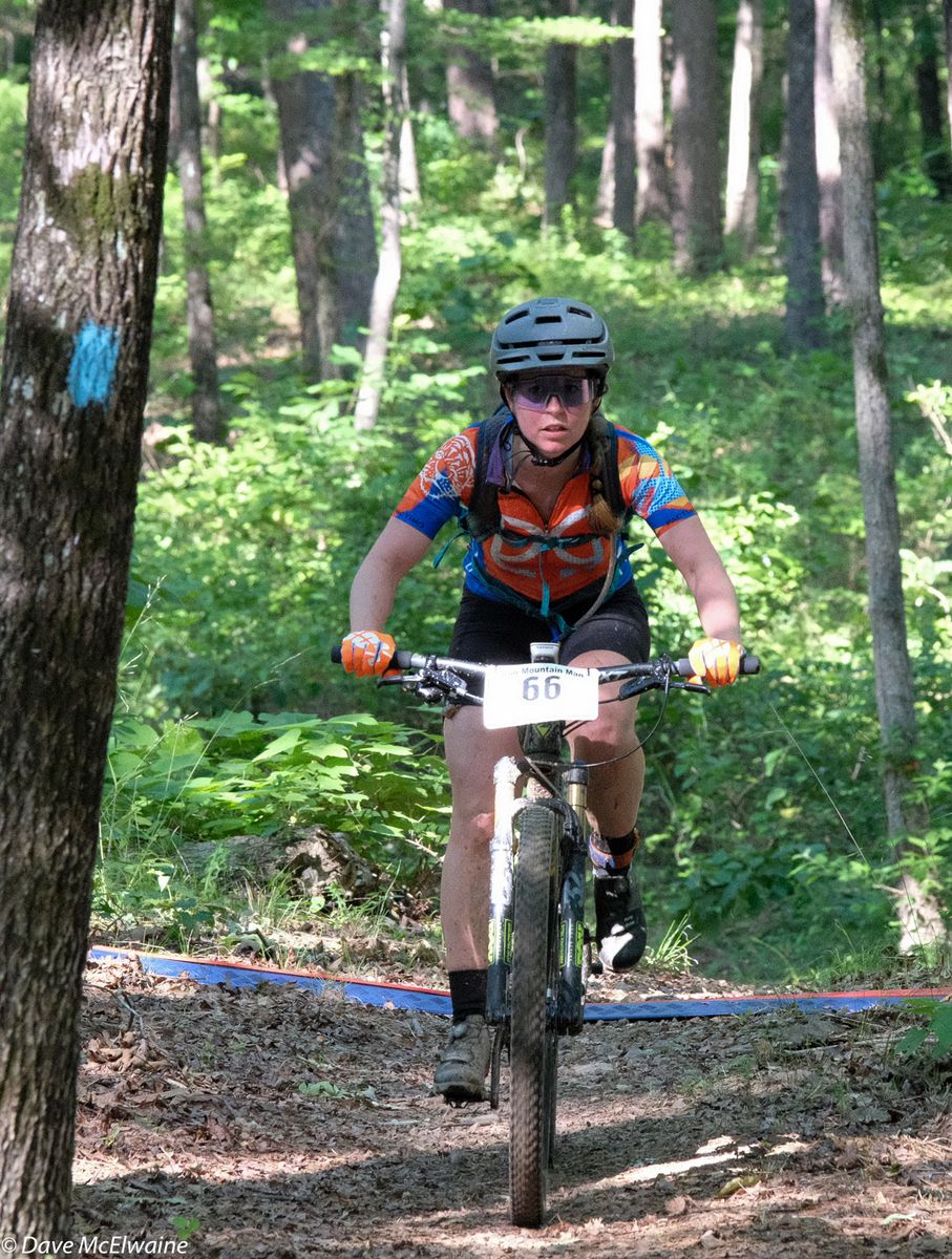 Jennifer Toops riding to a top ten finish