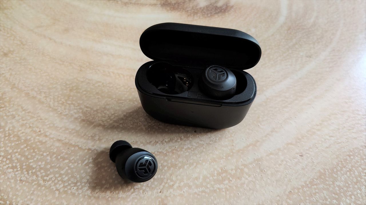 JLab Go Air Pop review: open headphones case