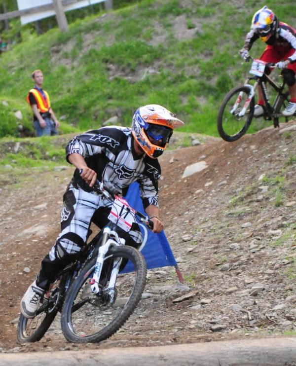 Mike Haderer (Fox) racing to seventh place in the small final.