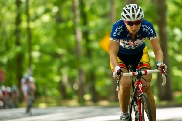 Robin Farina (lap Leader) flies solo again