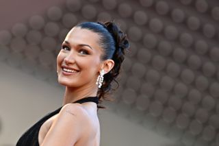 eyebrows - bella hadid