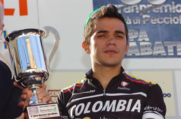 Fabio Duarte (Colombia - Coldeportes) with his trophy