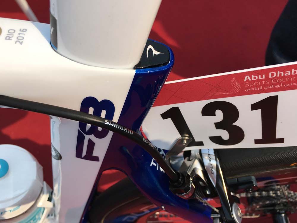 The seat post blot system is neat and tidy