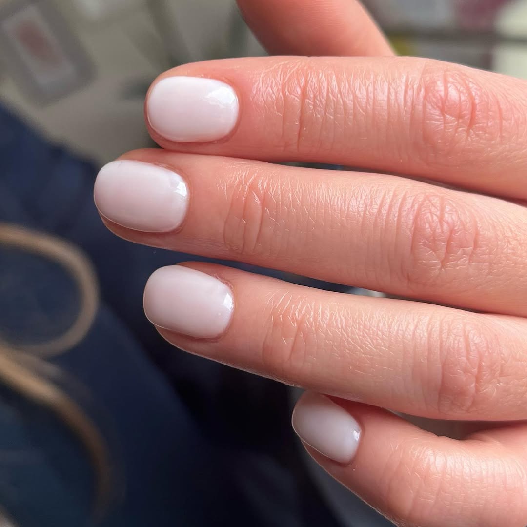 KM6c3EQ9Yn5mYLuCTbyX6Q Marshmallow Nails هو المانيكير الذي يجب ارتداؤه هذا الشتاء