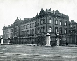 Buckingham Palace in a black and white photo from the 19th century