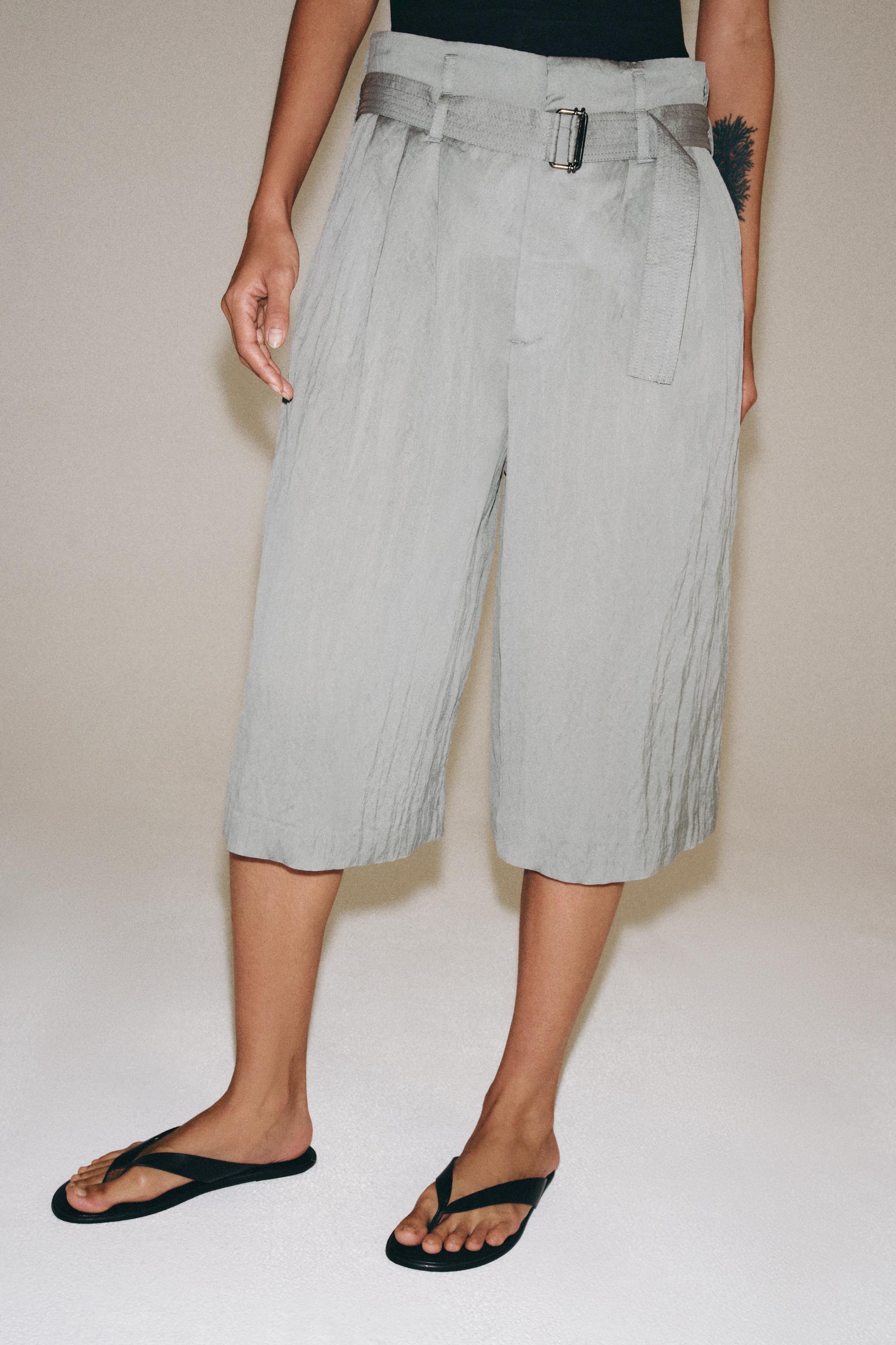 Zw Collection Belted Pleated Bermuda Shorts - Gray - Xs