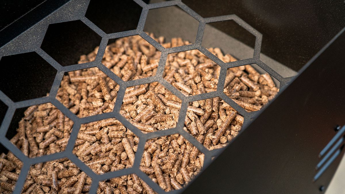 This smart pellet grill uses generative AI to deliver the perfect BBQ ...