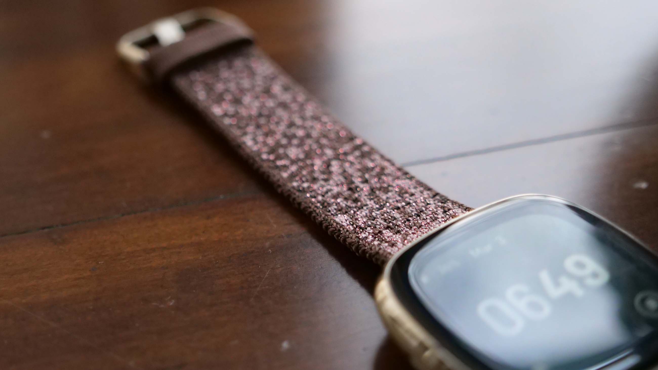 Fitbit + Victor Glemaud metallic ombre knit band