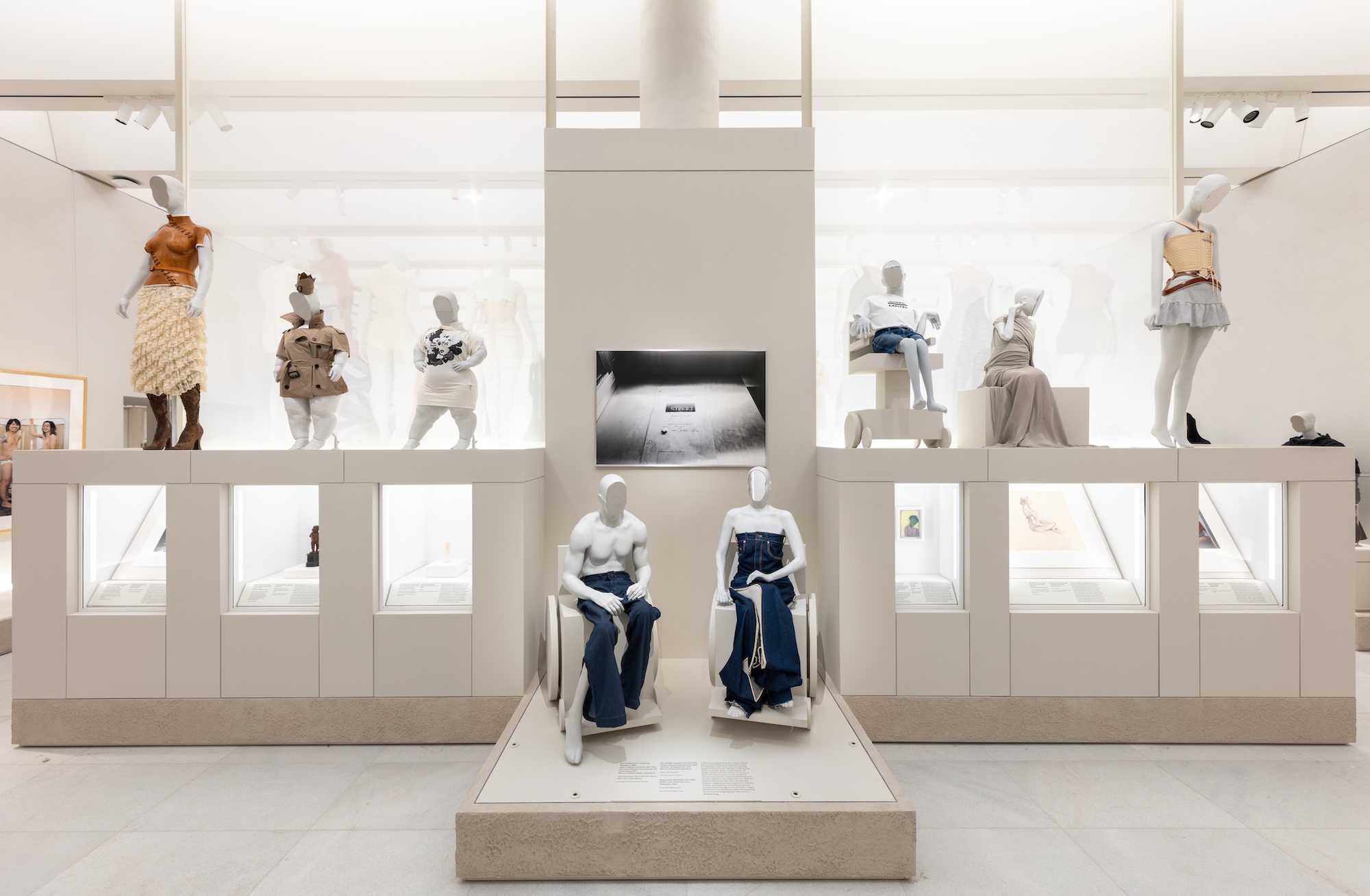 met costume institute costume art