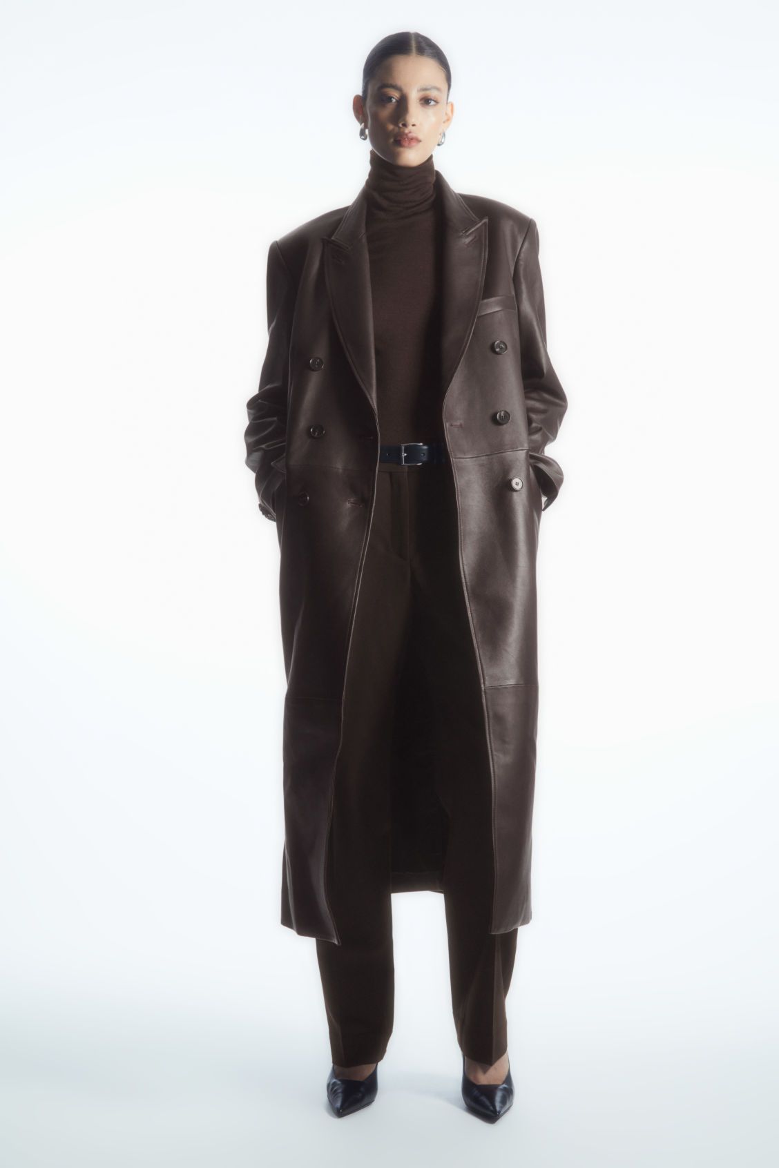 OVERSIZED DOUBLE-BREASTED LEATHER COAT