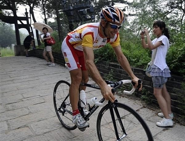 Spain's Oscar Freire takes some locals by surprise