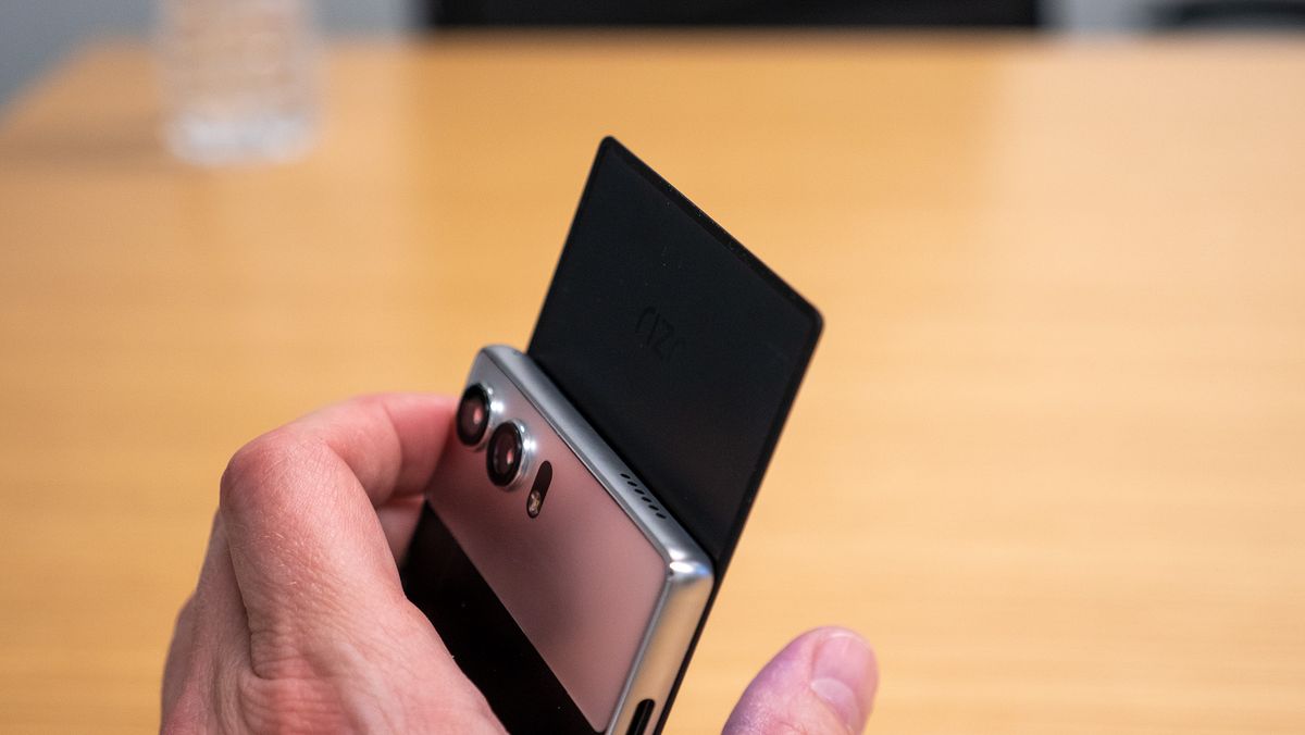 Motorola Rizr foldable phone concept