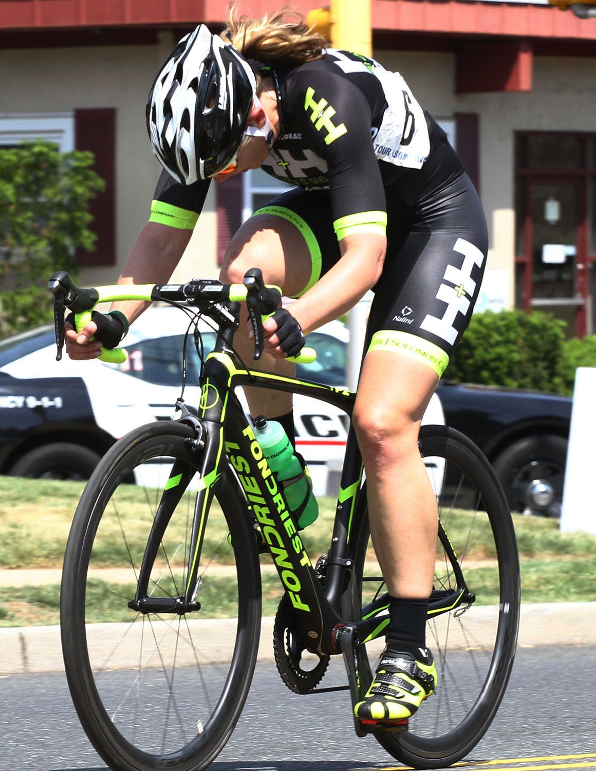 With four to go, Lauren Dagostino (Healthy and Happy Racing) took a flyer and built up a twenty second lead.