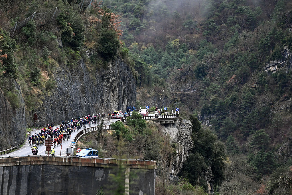 Paris-Nice stage 7 LIVE - shortened stage set to come down to a bunch sprint