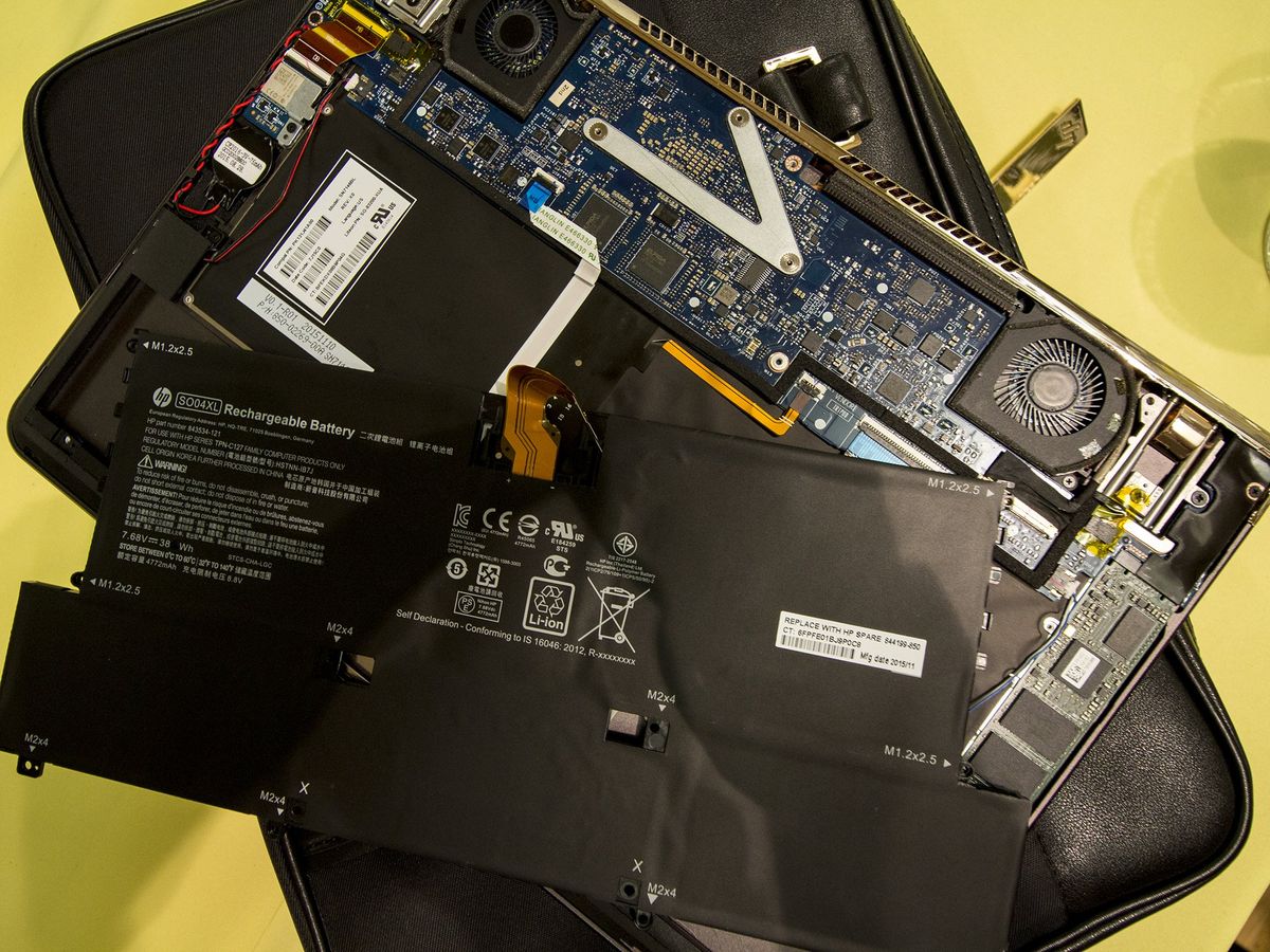 HP Spectre bottom open battery