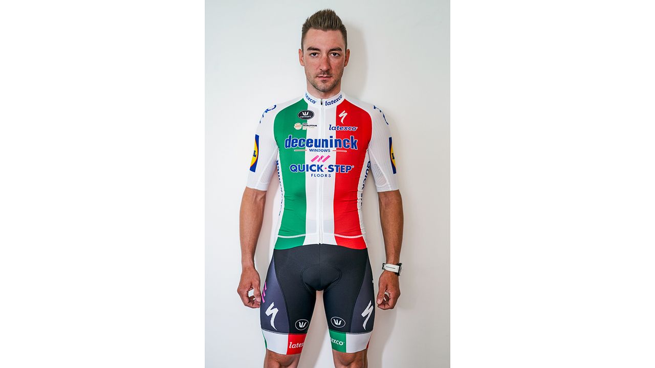 Elia Viviani models his special-edition kit for the Giro