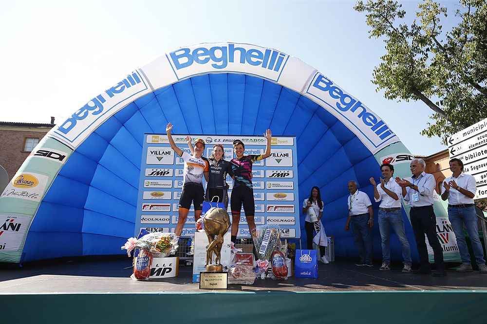 Chloe Hosking (Wiggle High5) wins Gran Premio Bruno Beghelli Donne