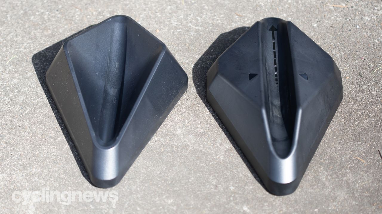 Garmin Tacx NEO Motion Plates detail showing comparison between new and old front wheel block