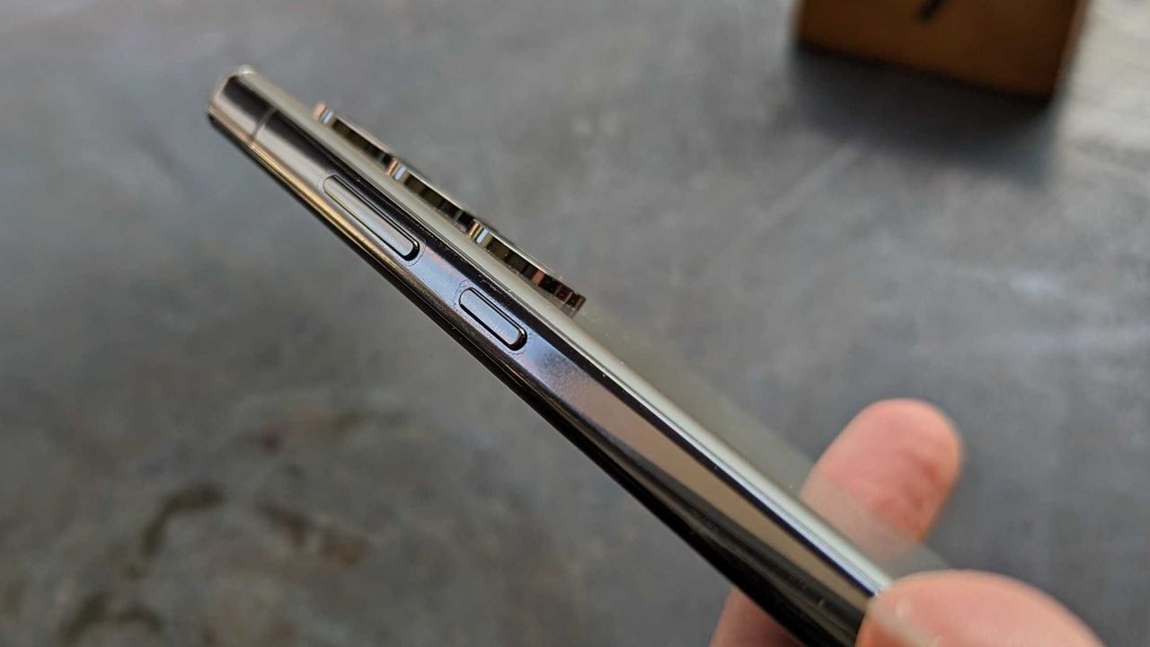 Samsung Galaxy S23 Ultra review buttons