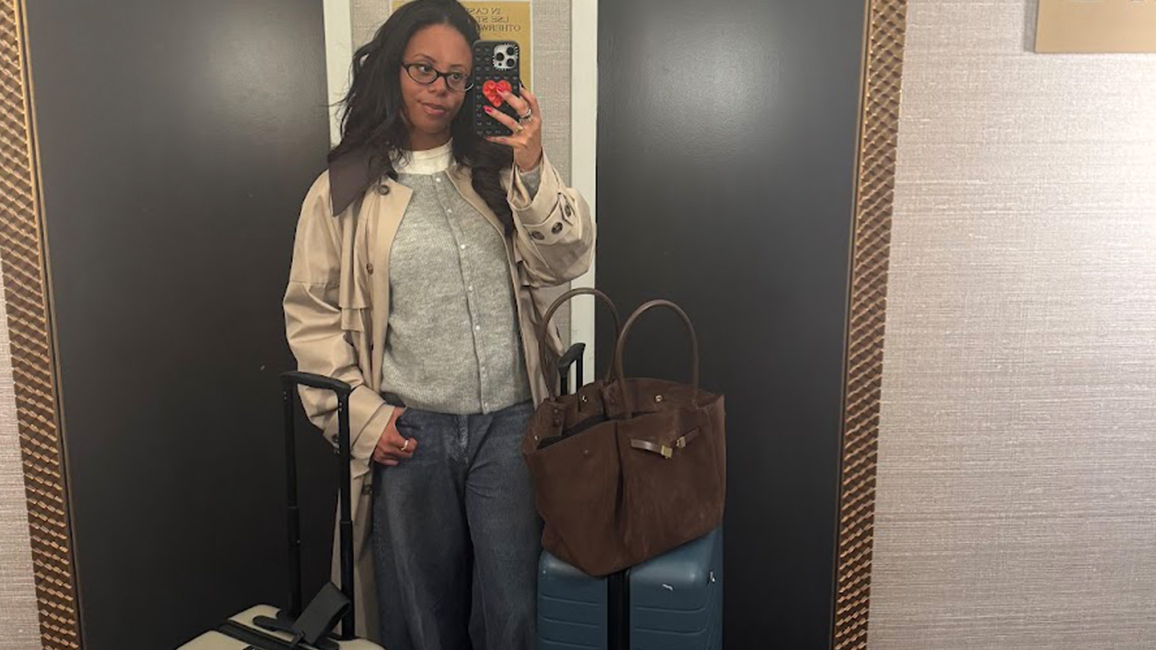 5 Editor-Tested and -Approved Outfits for Long Flights | Who What Wear 5 Editor-Tested and -Approved Outfits for Long Flights | Who What Wear