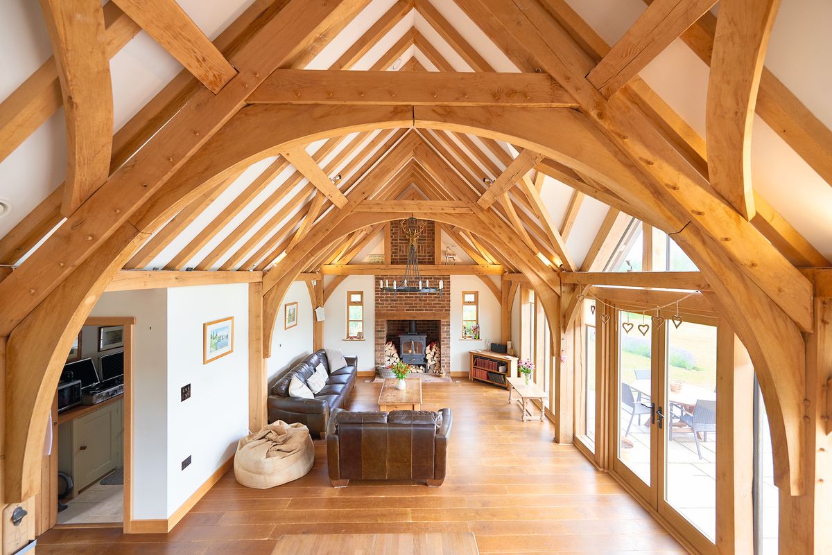 oak frame living room with large vaulted ceiling