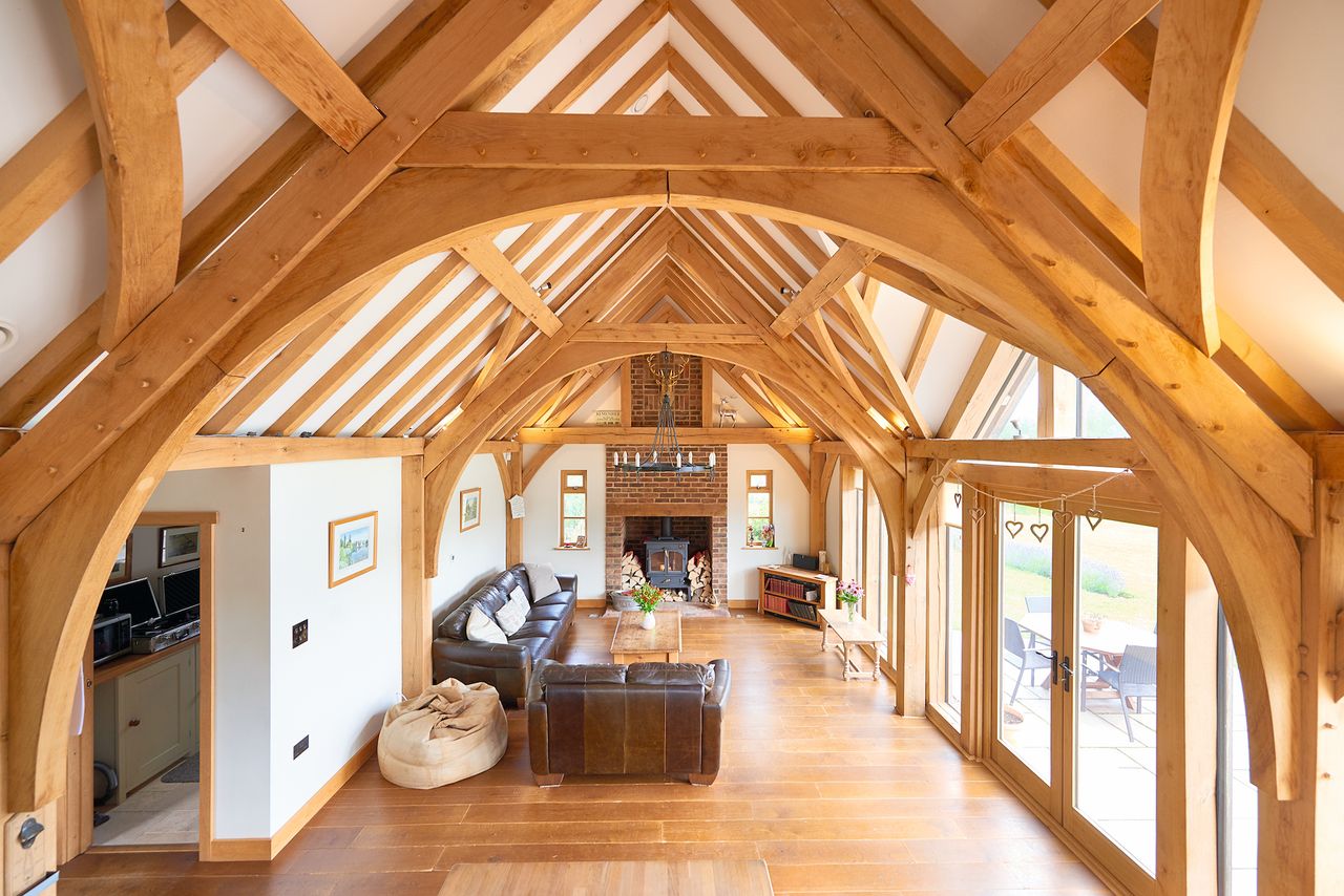 oak frame living room with large vaulted ceiling