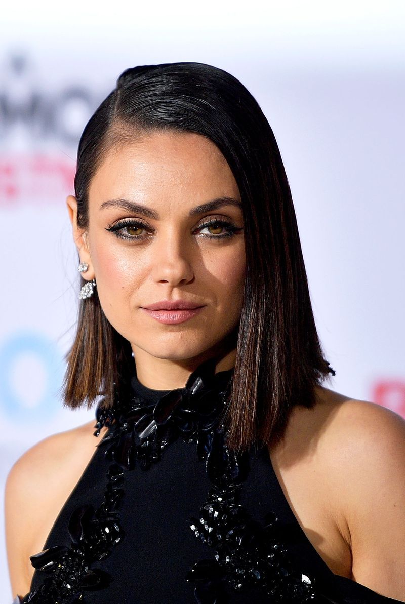 Hair, Face, Hairstyle, Eyebrow, Beauty, Lip, Skin, Shoulder, Black hair, Long hair,