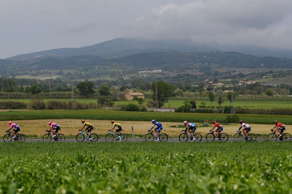 The peloton rolling through the countryside