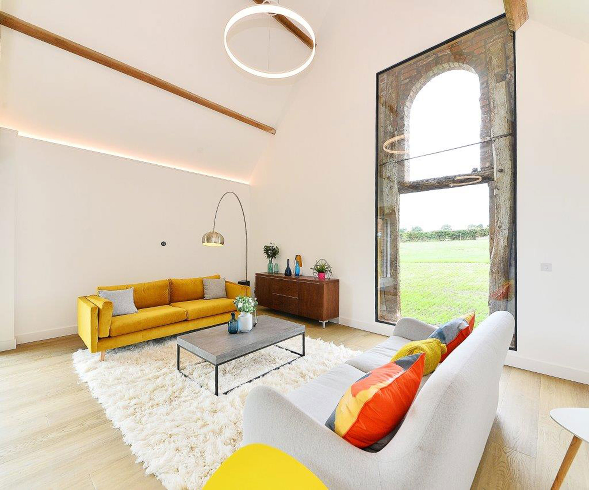 fixed glazing framing stone mullions
