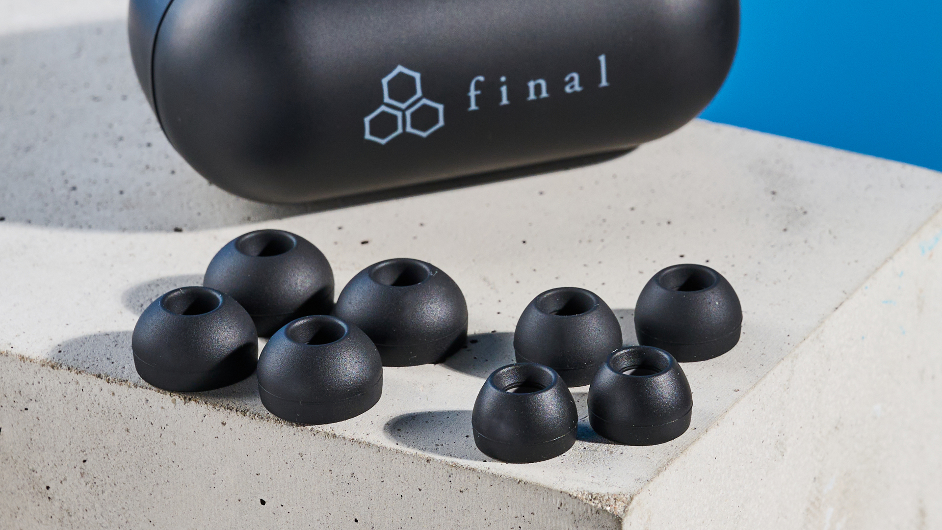 A pair of Final VR3000 Wireless gaming earbuds