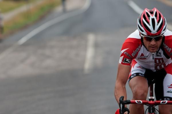 Jay Thomson (Bissell) tried for an early break.