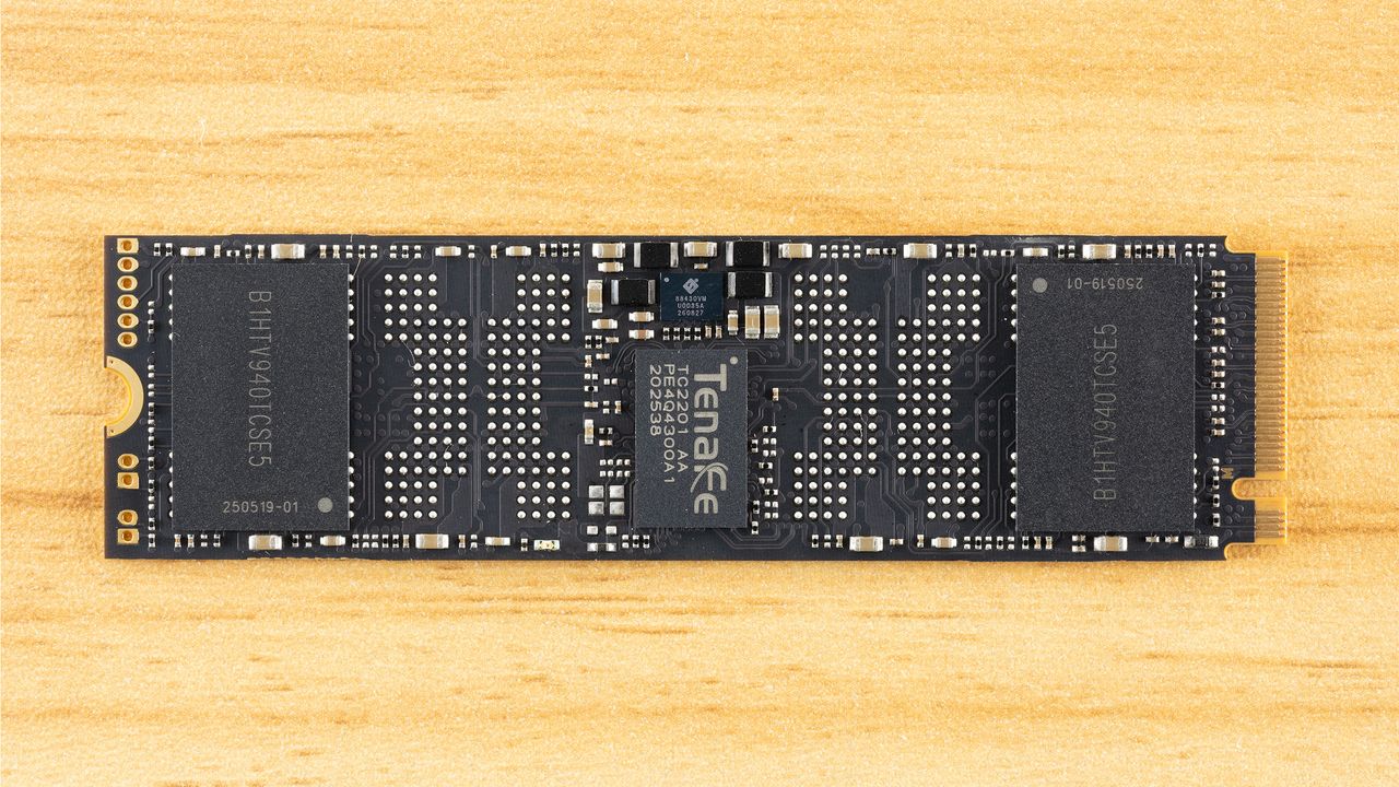 AGI AI828