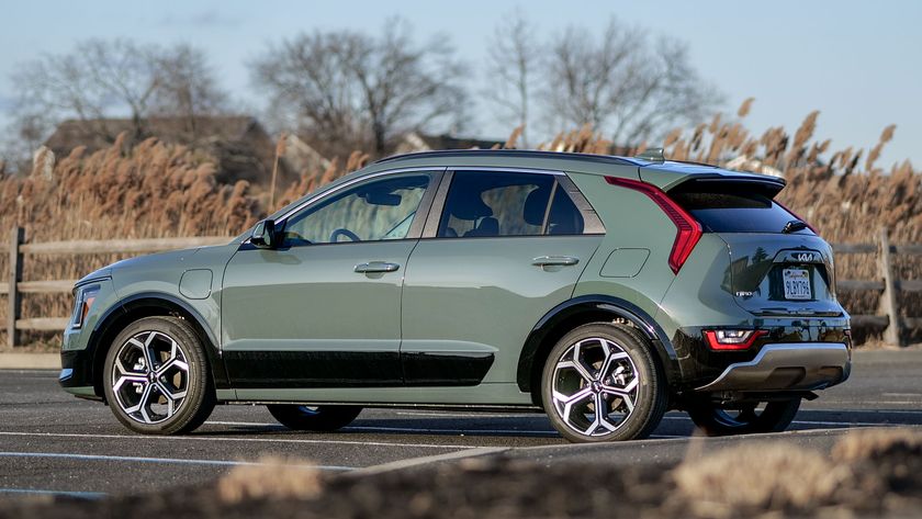 2024 Kia Niro PHEV SX Touring test drive review.