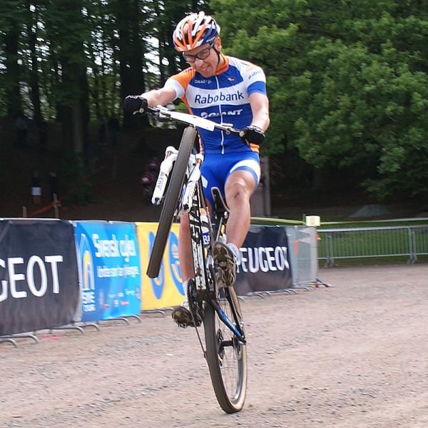 Emil Lindgren celebrated his second consecutive championship wictory with a wheely over the finishline