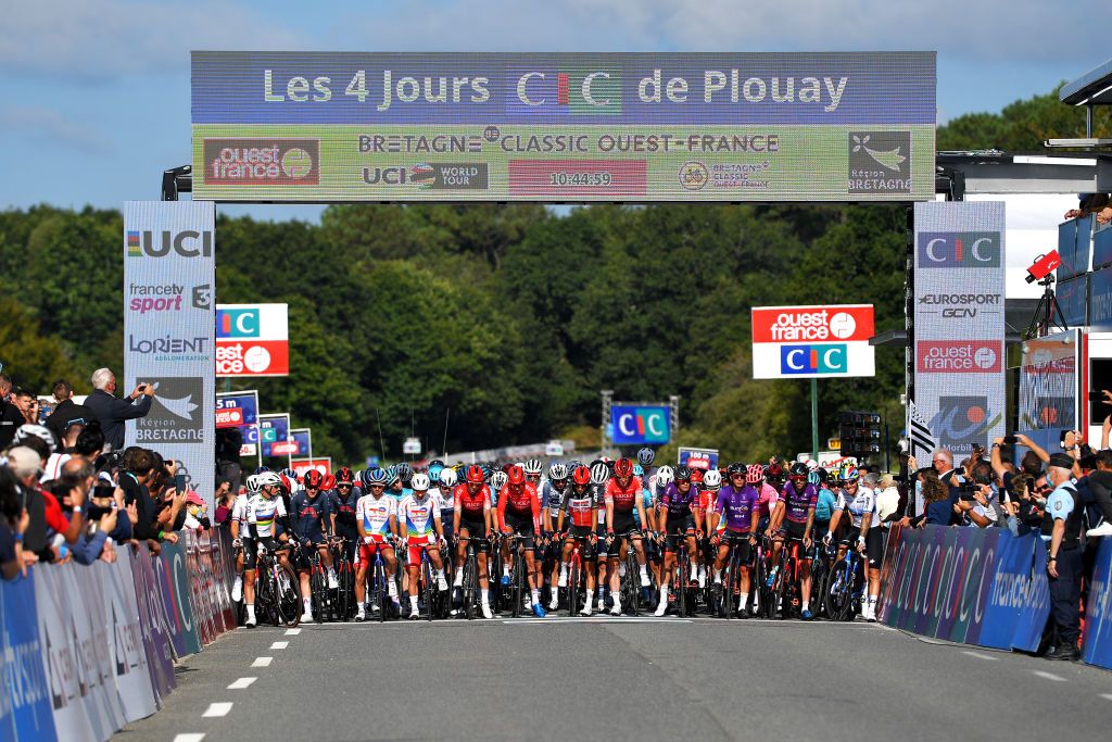 PLOUAY FRANCE AUGUST 29 A general view of the peloton prepare for the race prior to the 85th Bretagne Classic OuestFrance 2021 a 251km race from Plouay to Plouay OuestFrance on August 29 2021 in Plouay France Photo by Luc ClaessenGetty Images