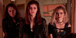 Amy Forsyth, Alexandra Daddario, and Maddie Hasson in We Summon The Darkness