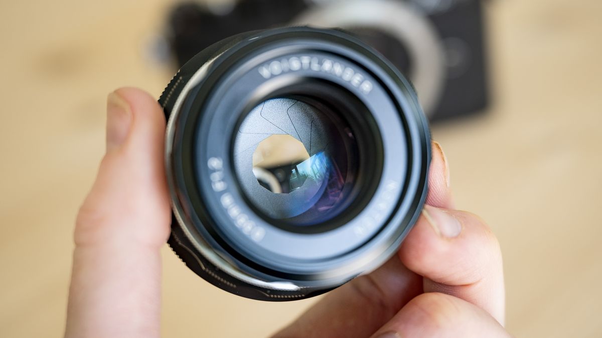 Closeup of the Voigtlander D 35mm f1.2 Nokton lens aperture blades