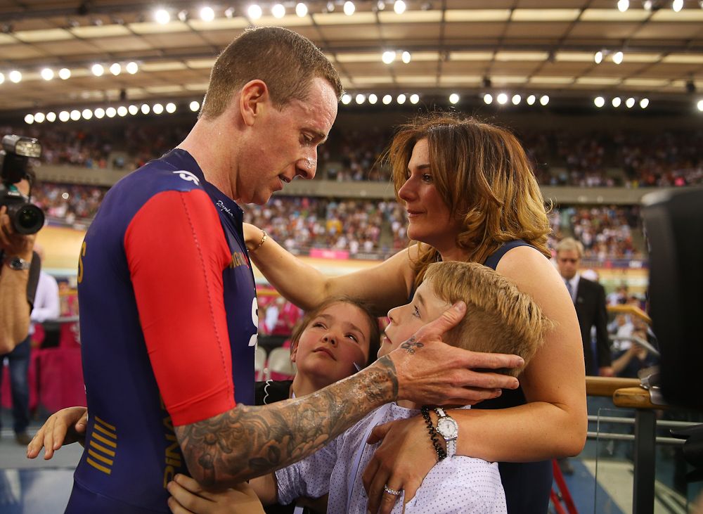 Bradley Wiggins celebrates with his family after breaking the UCI Hour Record.