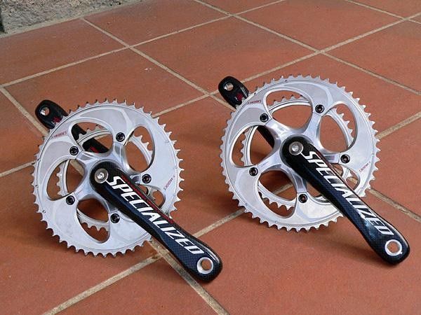 Specialized's FACT Carbon cranks carry on into 2008, but with a modified arm shape, new rings, and a revised spline.