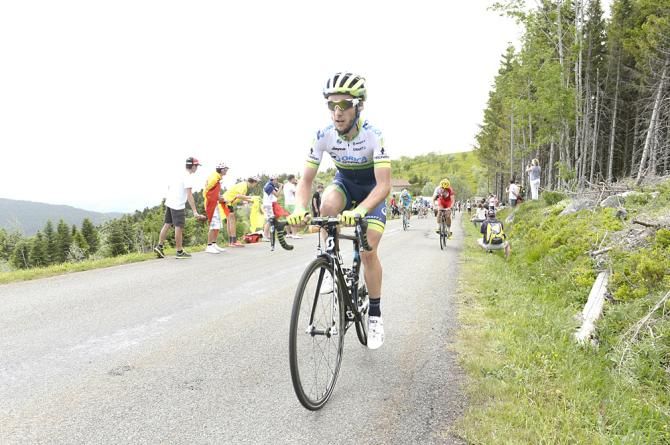 Adam Yates (Orica-GreenEdge) finishes 8th on the final climb