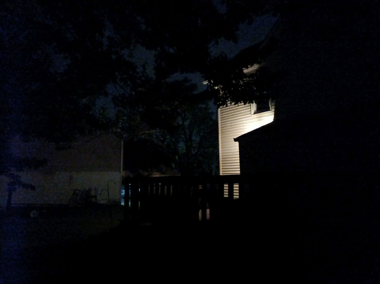 Punkt MC02 Phone low light sample.